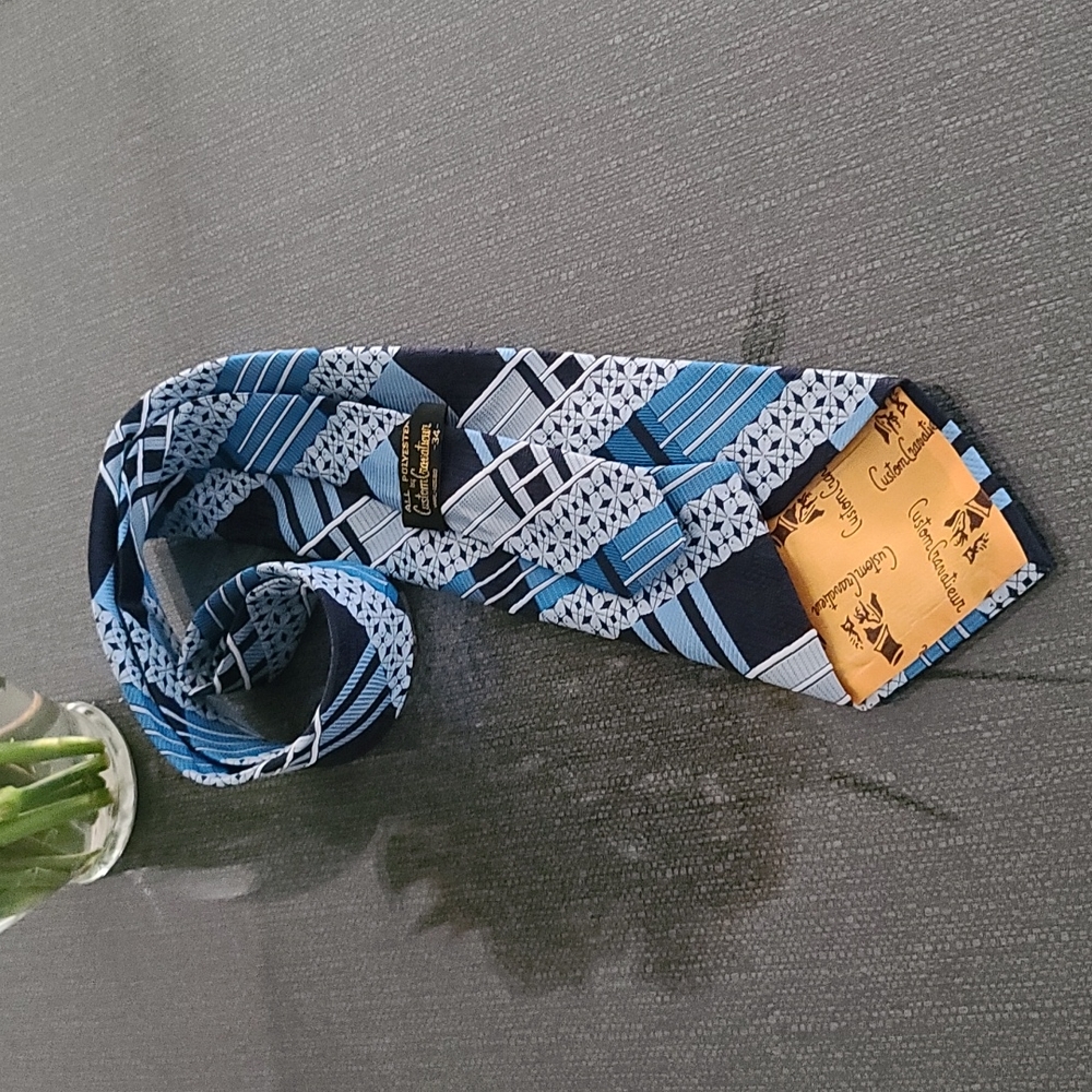 VINTAGE 70s Retro Cravatier Mr Rogers Mod Polyester Neck Tie Mid Century Blue - Picture 6 of 14